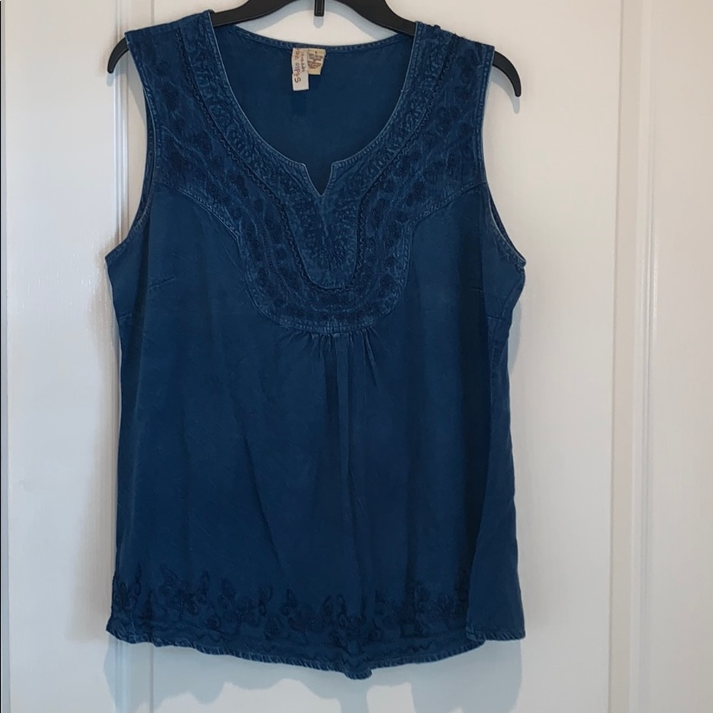 Sleeveless top